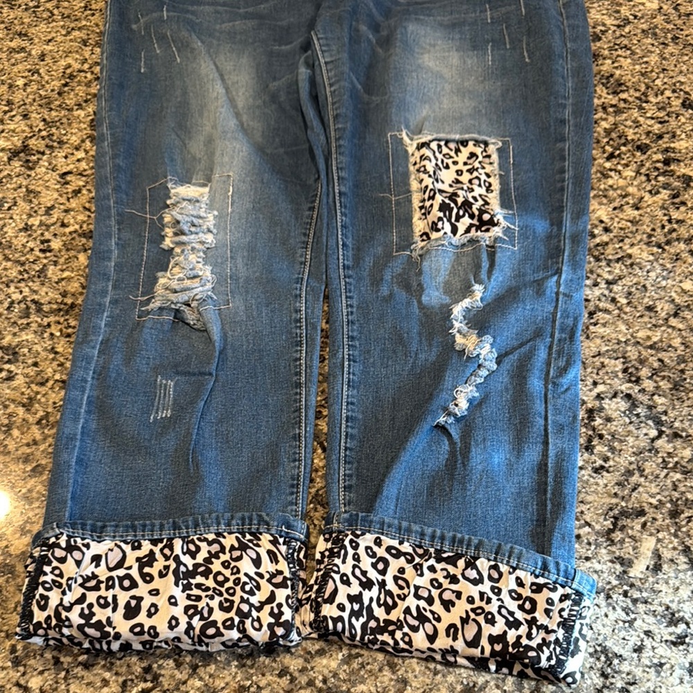 Leopard Cuff Distressed Blue Jeans - Picture 2 of 8